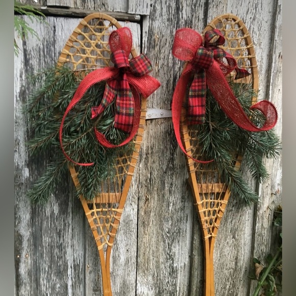 NEW Antique Snowshoe Wreath wall Customizable 1 single or 2 set winter Christmas - Picture 2 of 16